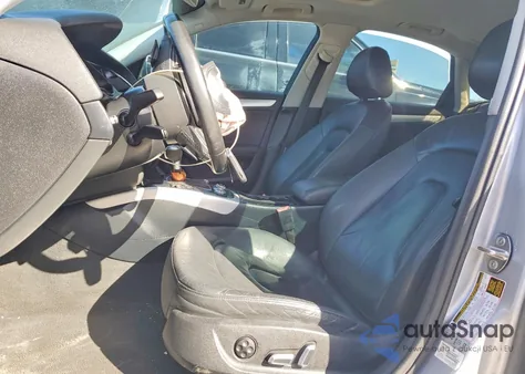 2015 Audi A4 Premium из США, поврежденный, VIN WAUBFAFL2FN015929